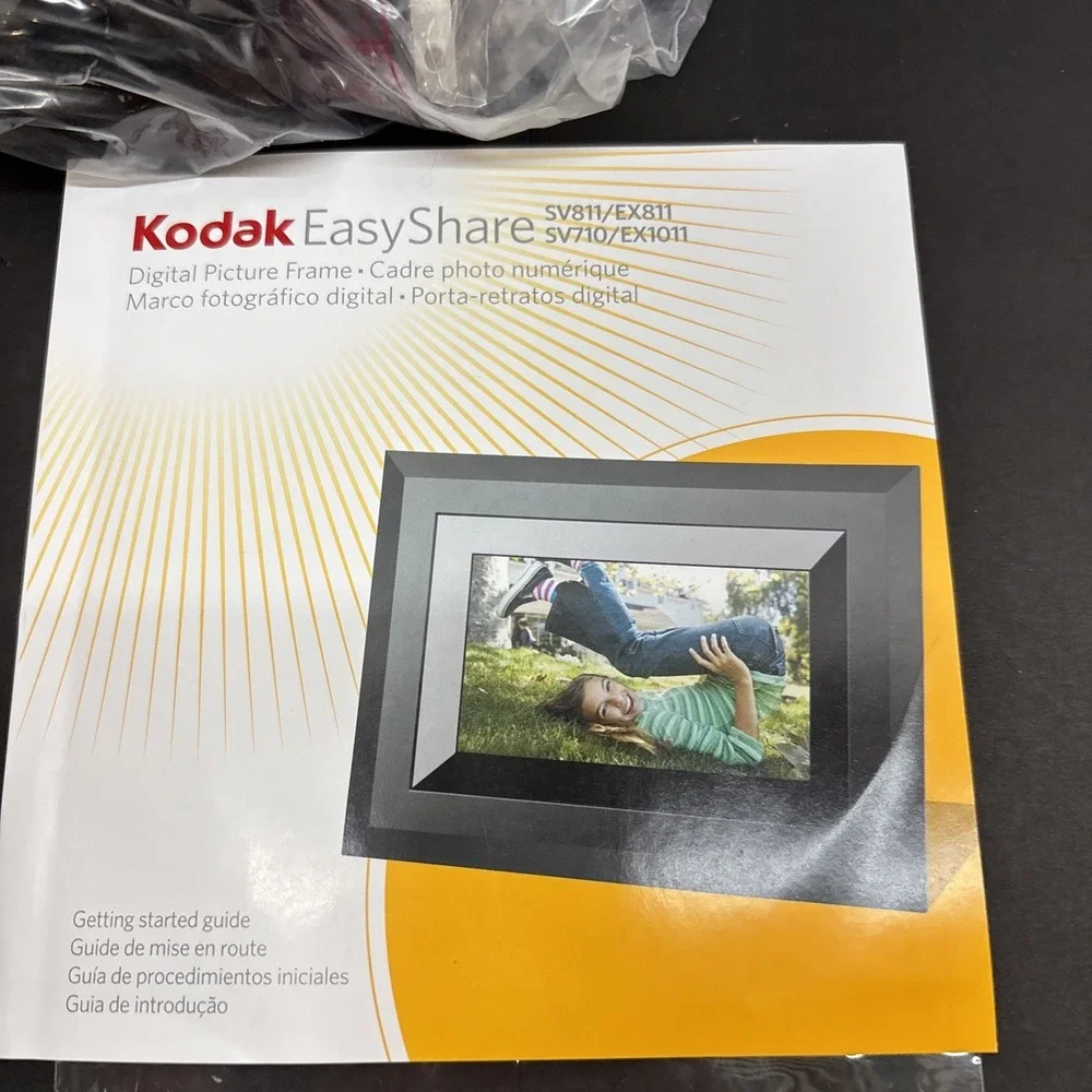 Kodak Easy Share SV710 Digital Picture 7in Frame With Remote Control‎ (Open Box)